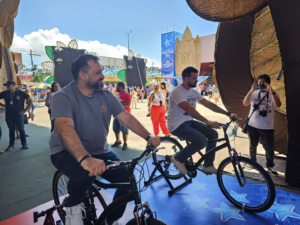 Imagem da notícia - Festival de Parintins 2024: Semig-AM traz energia sustentável e interatividade aos brincantes