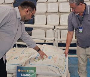Imagem da notícia - Governo do Amazonas entrega 2 toneladas de calcário às comunidades rurais de Manaus para minimizar as queimadas