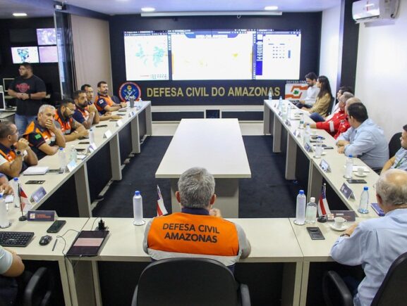 Defesa Civil do Amazonas convoca setor energético e de combustíveis para alinhamento estratégico