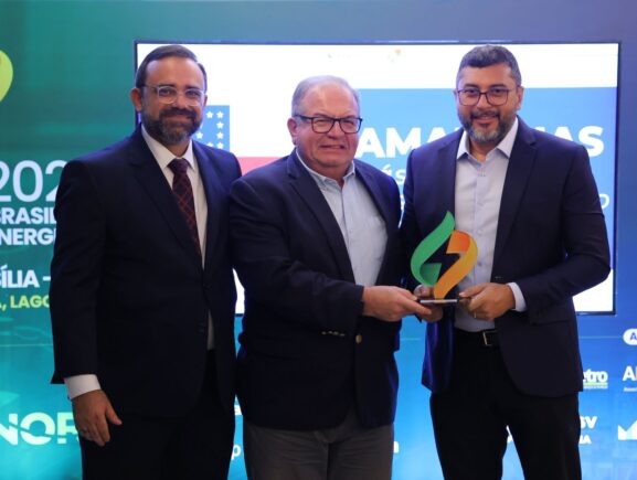 Amazonas recebe prêmio nacional e governador Wilson Lima destaca potencial estratégico do gás natural